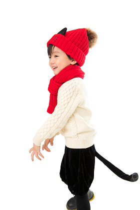 快乐玩耍的小男孩图片