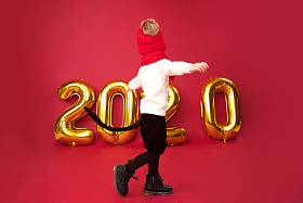 可爱的小男孩过新年图片