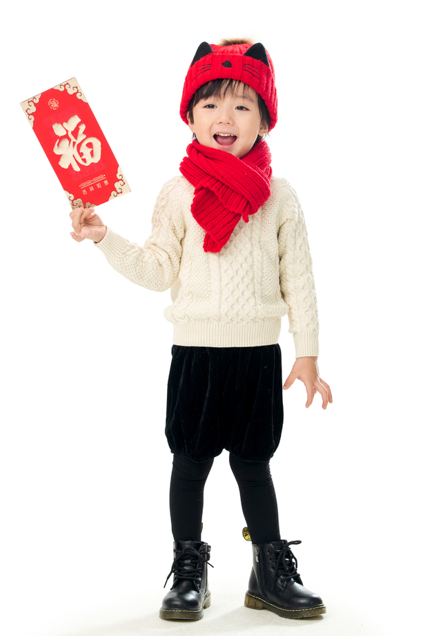可爱的小男孩过年拿红包 可爱的小男孩过年拿红包