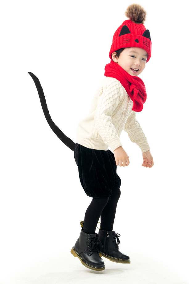 快乐玩耍的小男孩图片