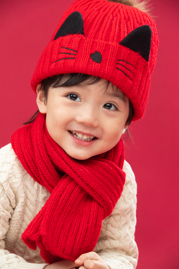 可爱的小男孩过新年照片