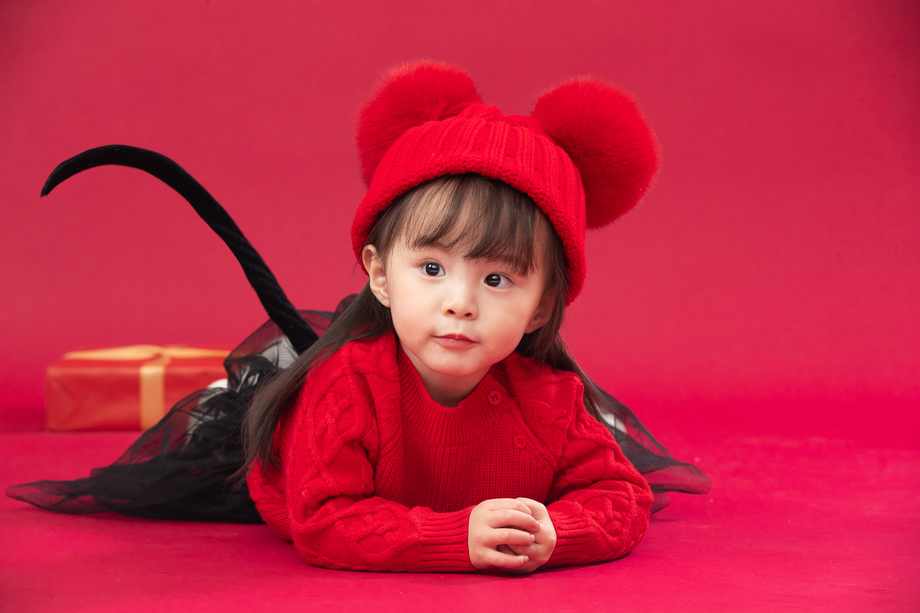 可爱的小女孩过新年 可爱的小女孩过新年