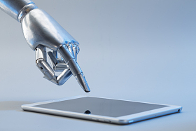 机械手与平板电脑图片