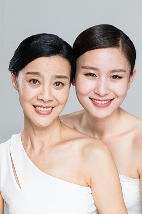 美丽优雅的母女