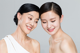 美丽优雅的母女照片