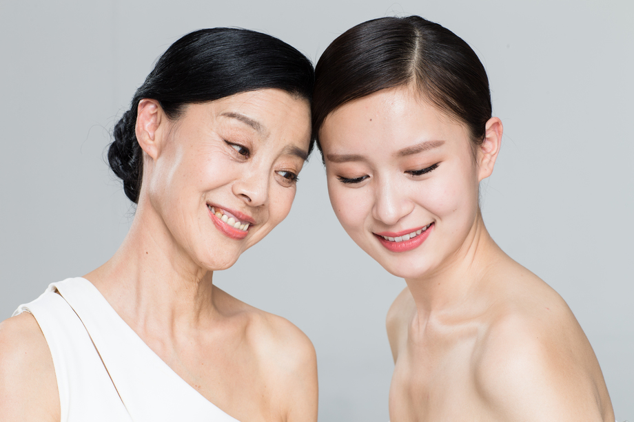 美丽优雅的母女照片