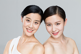 美丽优雅的母女