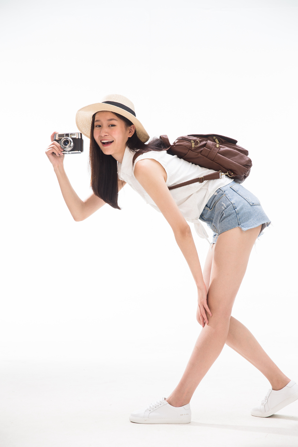 青年女人旅行图片