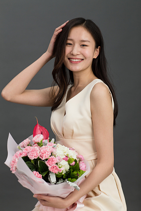 青年女人肖像