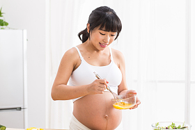 孕妇做饭