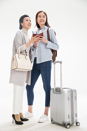 妈妈和女儿旅行图片