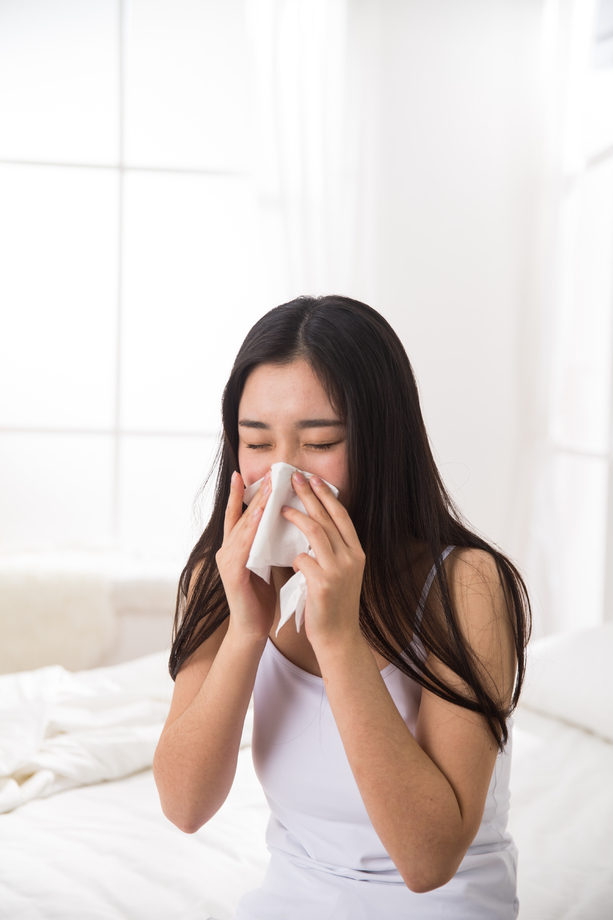 青年女人生病 青年女人生病