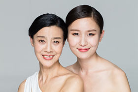 美丽优雅的母女