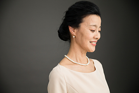 优雅女士肖像