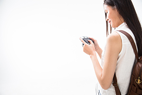 青年女人旅行图片