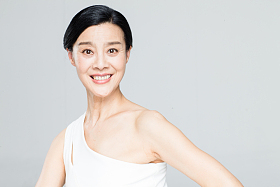 中老年女人妆面肖像