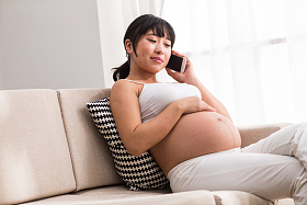 孕妇打电话图片