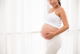幸福的孕妇照片