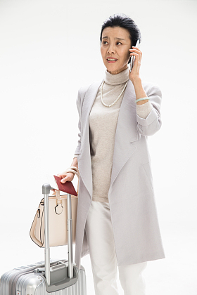 优雅女性旅行图片