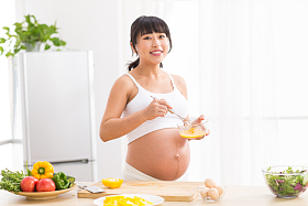 孕妇做饭