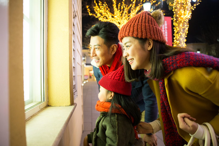 快乐家庭节日购物照片 快乐家庭节日购物照片