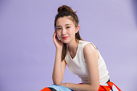 青年女人肖像