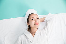 青年女人美容照片