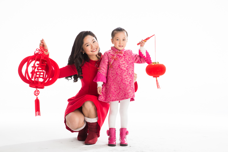 幸福母女庆祝新年