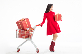 青年女人新年购物图片