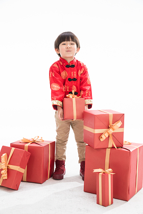 小男孩过新年