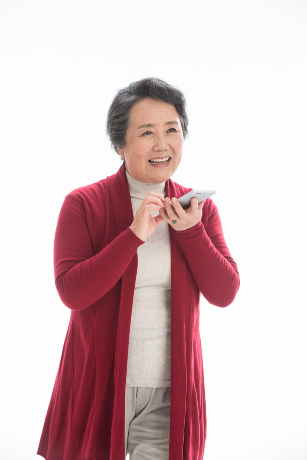 老年人打电话