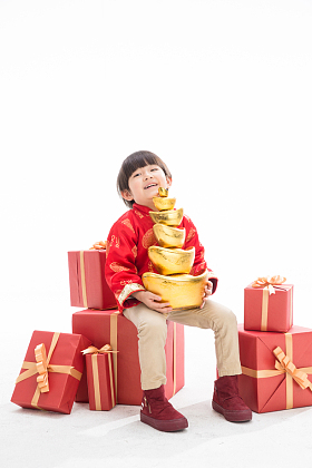 小男孩过新年图片