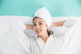 青年女人美容照片