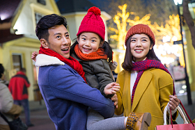 快乐家庭节日购物