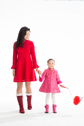 幸福母女庆祝新年