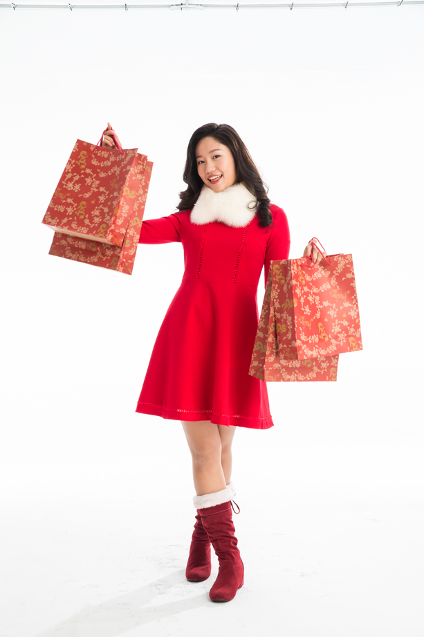 青年女人新年购物图片 青年女人新年购物图片