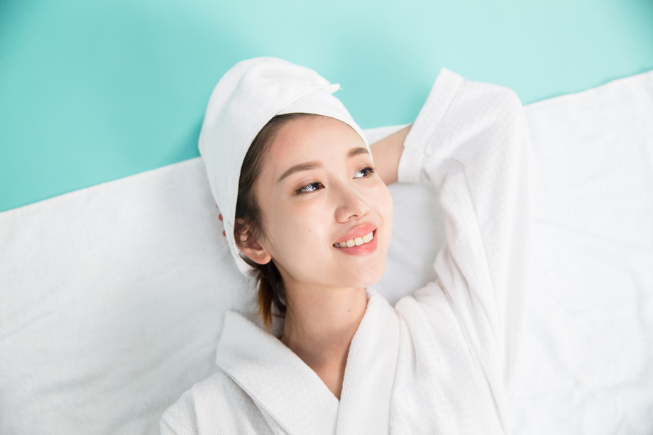 青年女人美容照片