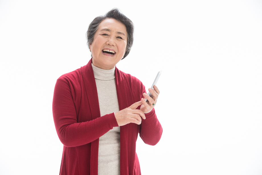 老年人打电话 老年人打电话