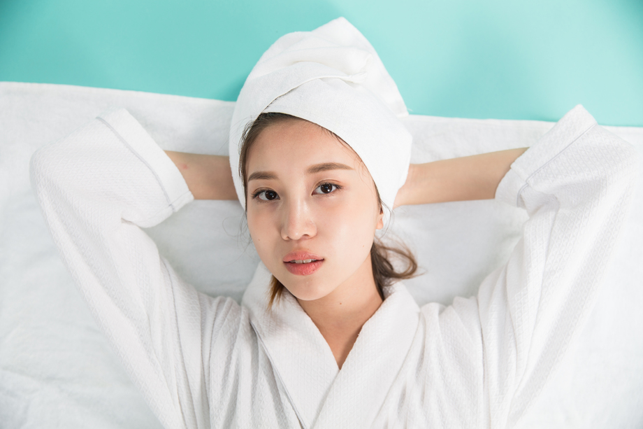 青年女人美容照片