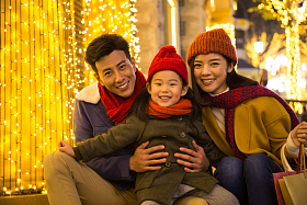 快乐家庭节日购物