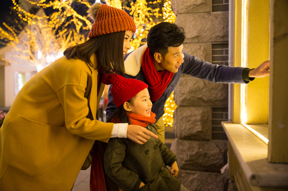 快乐家庭节日购物照片 快乐家庭节日购物照片