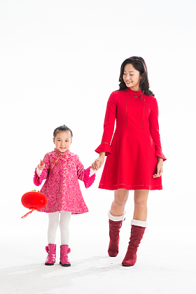 幸福母女庆祝新年图片