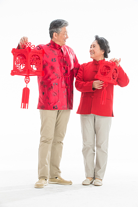 老年夫妇庆祝春节图片