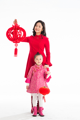 幸福母女庆祝新年图片