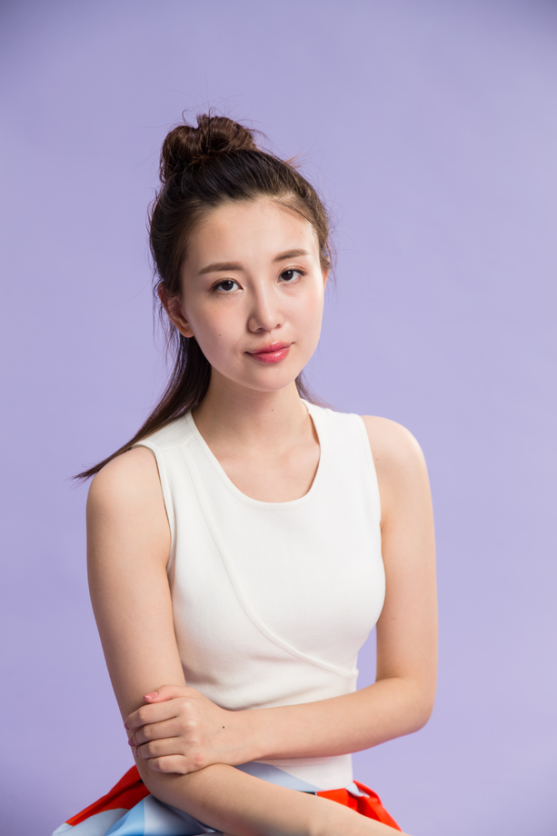 青年女人肖像