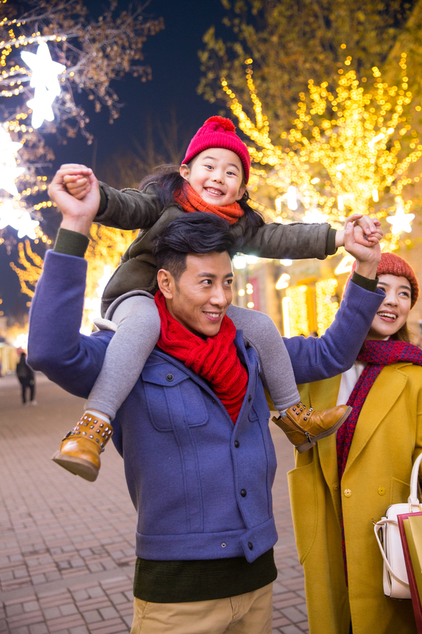 快乐家庭节日购物照片 快乐家庭节日购物照片