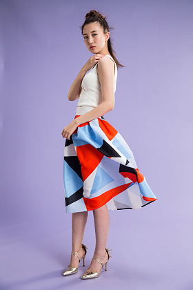 青年女人肖像图片