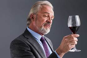 权威商务老年男人照片