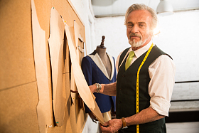 权威的服装设计师图片