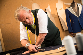 权威的服装设计师图片